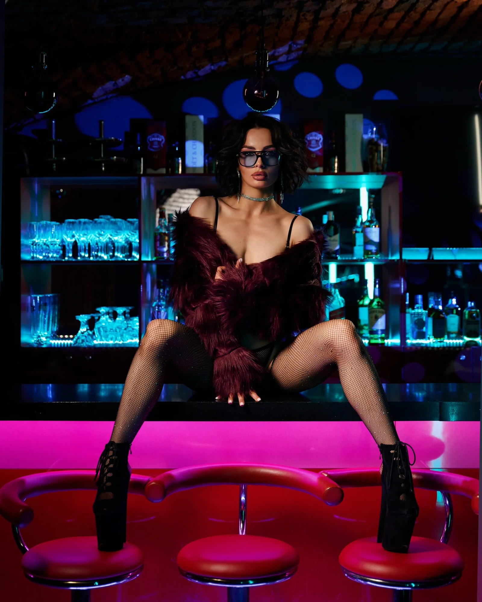Velvet Touch — танцовщица