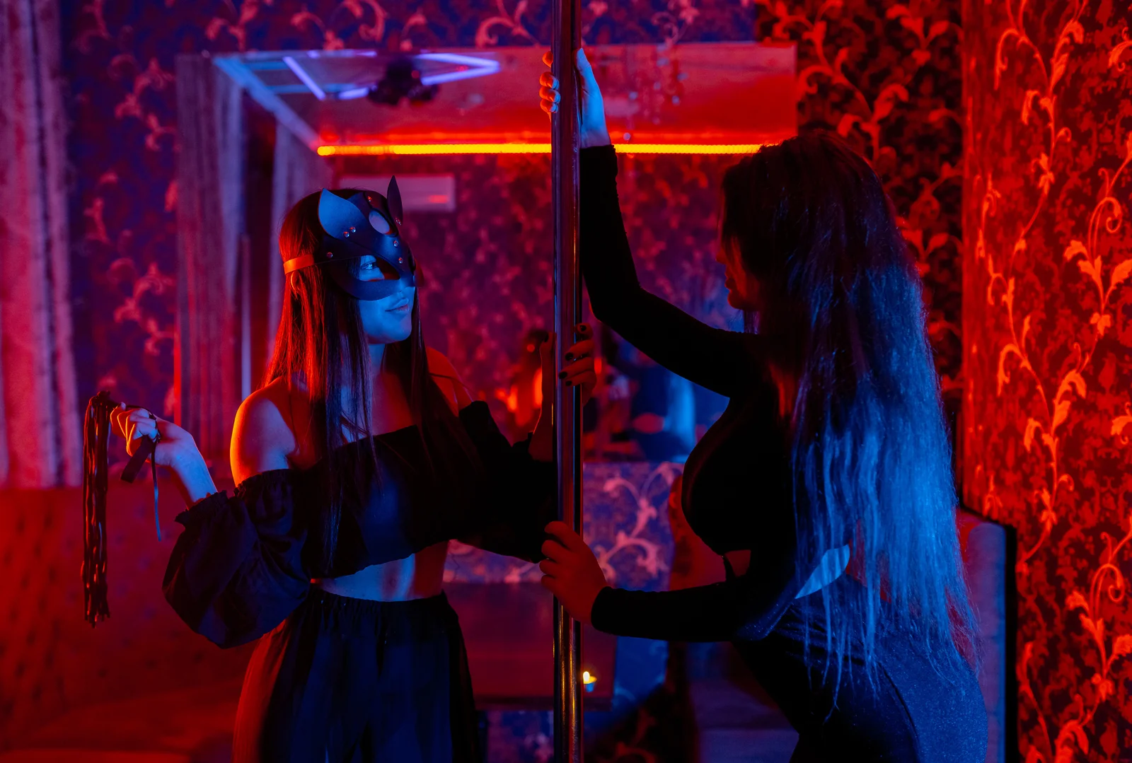 Алиби — танцовщица